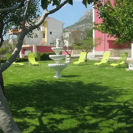 Schoene In Kastel Sucurac Mit Gruenem Garten Und Schoener Aussicht Appartamento *